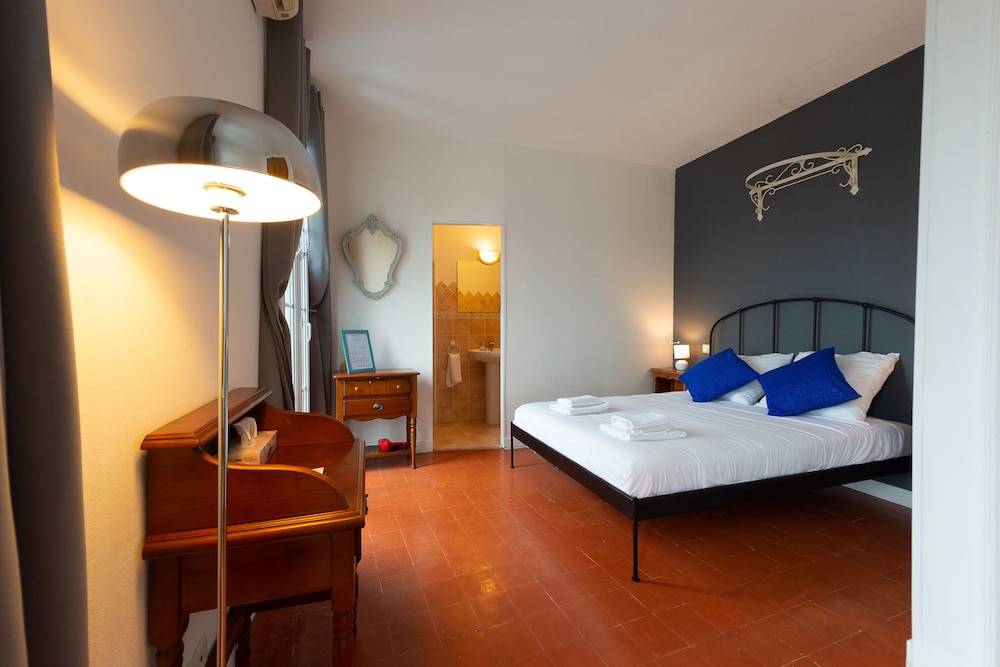 Economy Double Room, 1 Double Bed, Non Smoking, Private Bathroom - Photo 1
