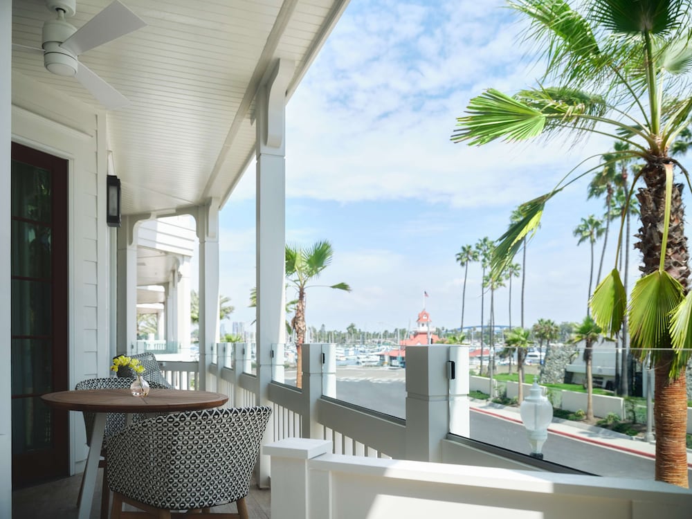 Bay View Villa - Photo 1