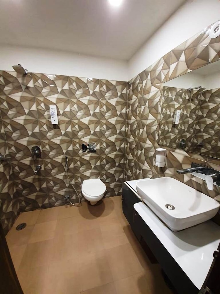 Executive Double or Twin Room - Photo 11