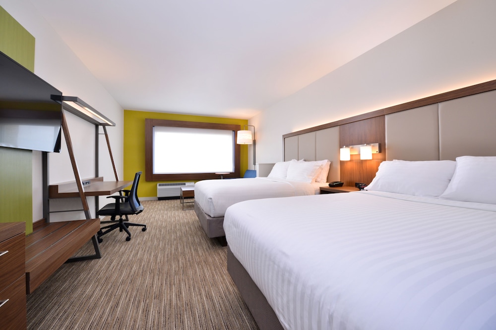 Suite, 2 Queen Beds, Accessible (Communications) photo 1