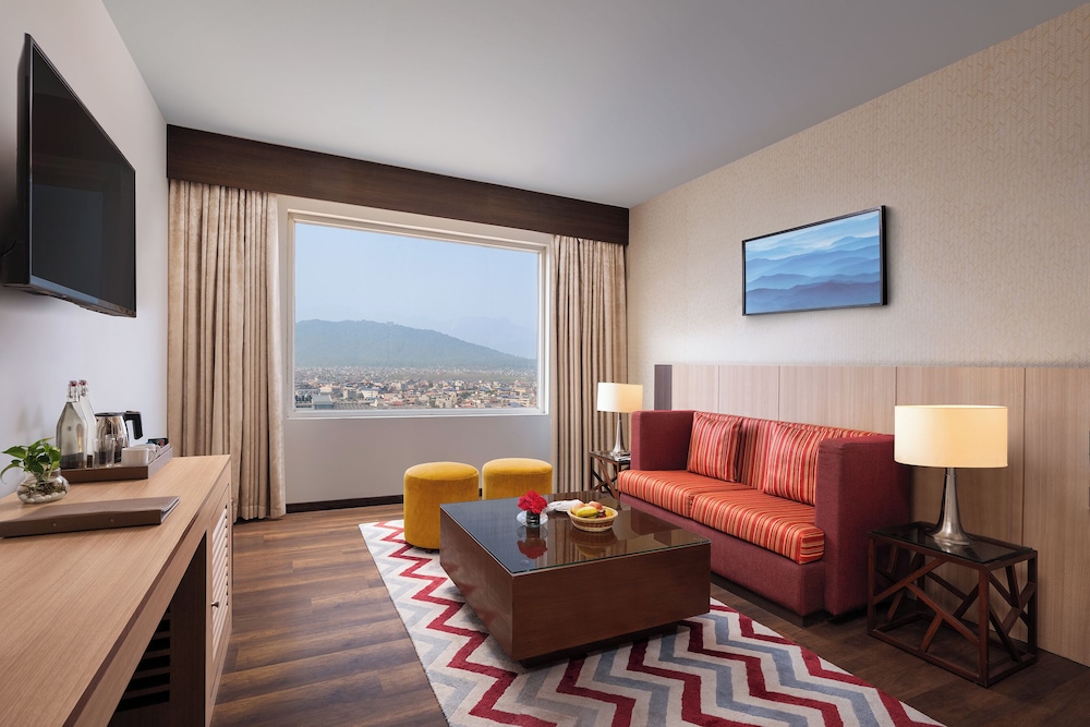 Deluxe Suite, Pool View - Photo 2