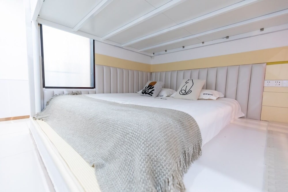 Classic Quadruple Room, Courtyard View