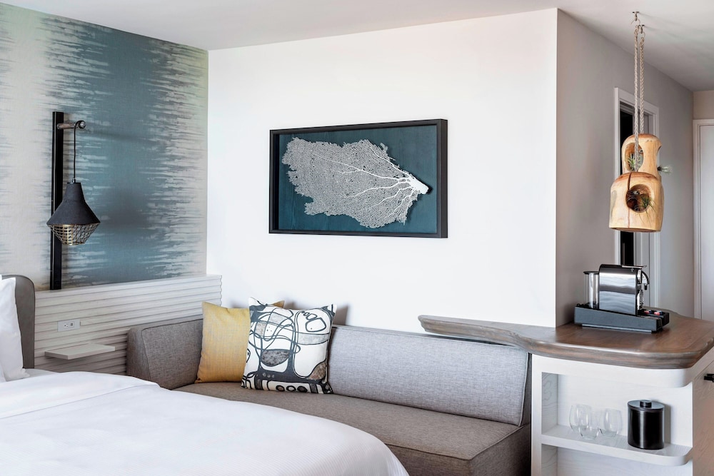 Room, 2 Queen Beds, Non Smoking, Balcony (Mobility Accessible, Tub, Oceanfront)
