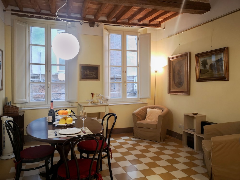 Romantic Apartment, Annex Building (via Buia 32 1st Floor) photo 1