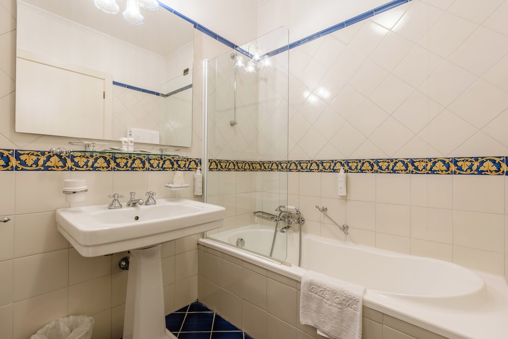 Premium Double Room - Photo 6