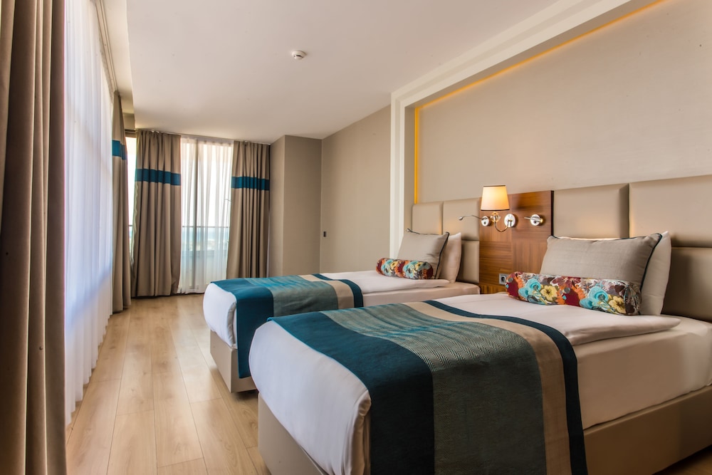 Standard Room, City View photo 2