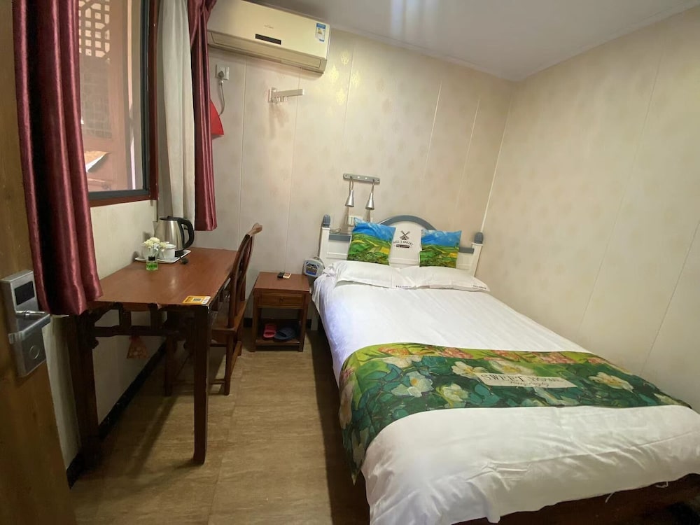 Single Room photo 2
