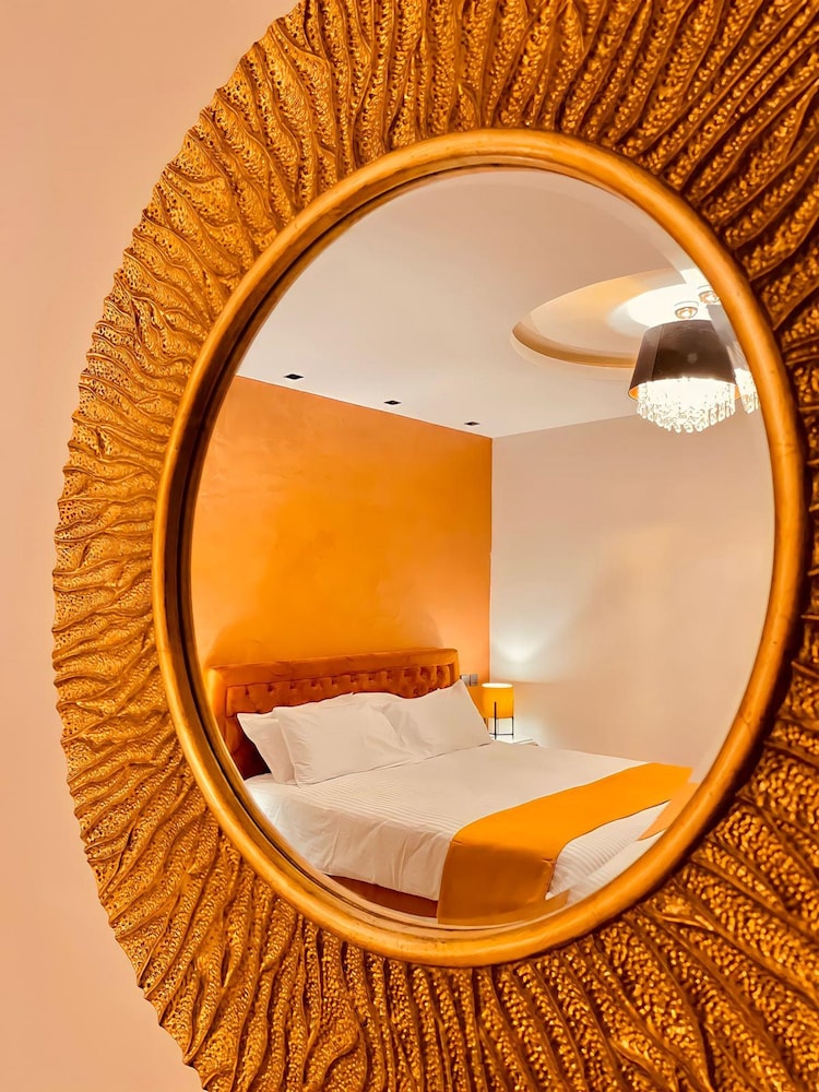 琥珀套房