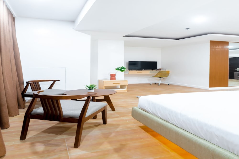 Premier Twin Room - Photo 4