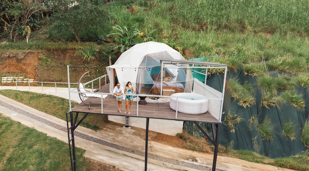 Basic Room, 1 King Bed, Ensuite, Mountain View photo 3