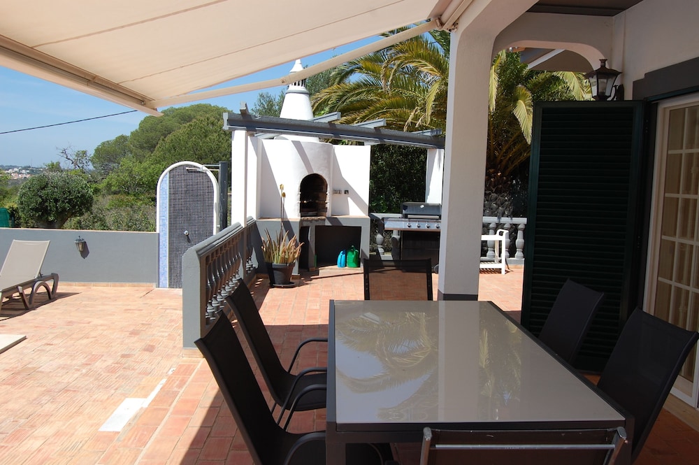 Charming 3-bedroom Villa With Wifi and Central Heating in Beautiful Santa Bárbar, 写真 27