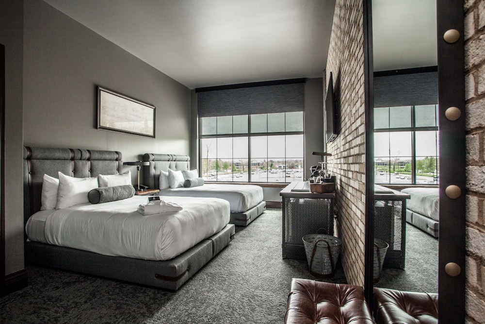 Traditional Room, 2 Queen Beds, Accessible photo 2