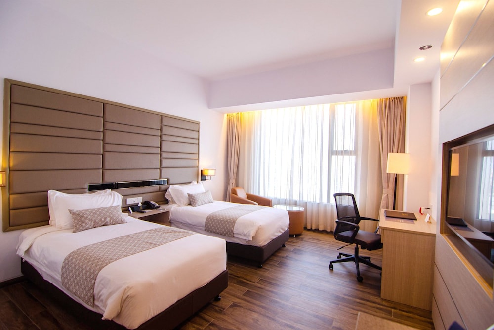 Deluxe Twin Room, Lake View photo 3