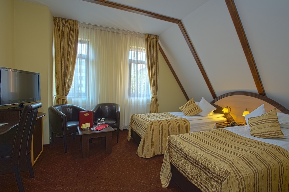 Standard Twin Room - Photo 1