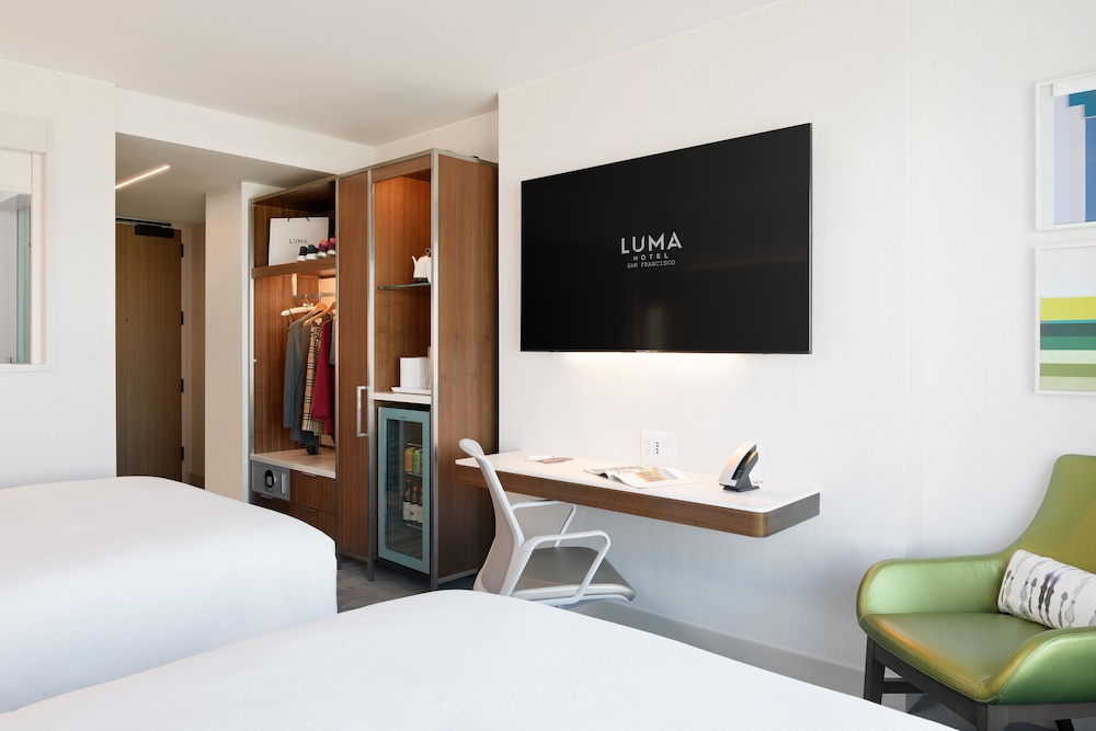 Deluxe Room, 2 Queen Beds - Photo 1