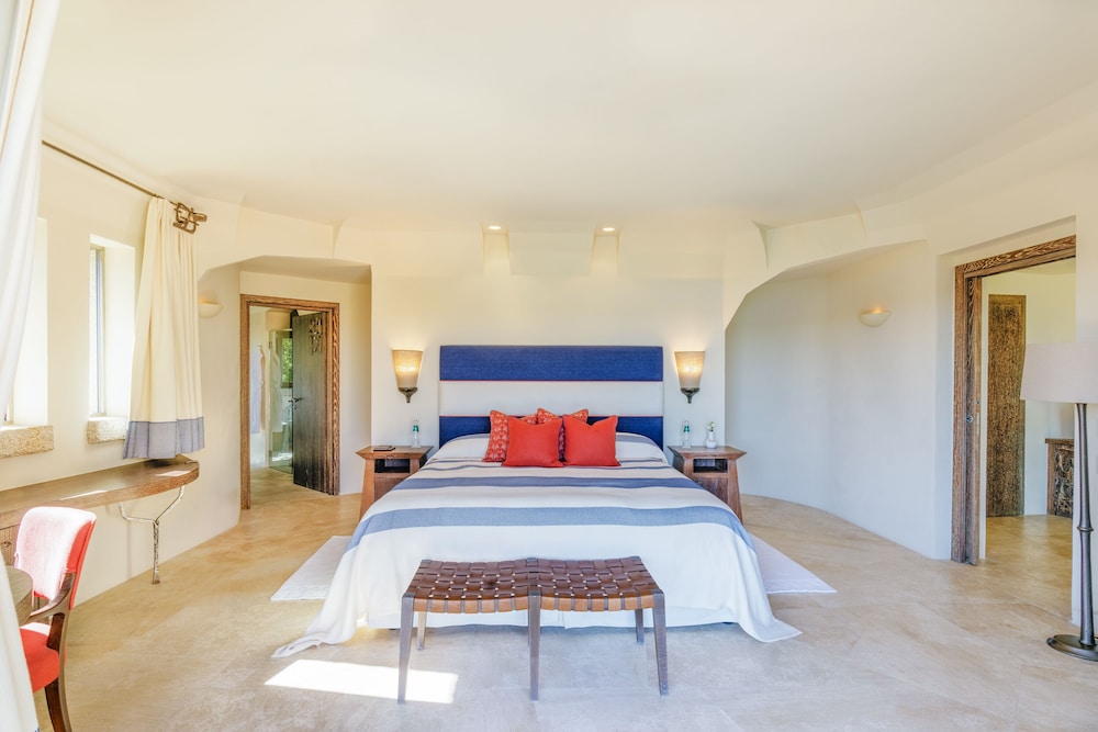 Suite (Pool Suite) - Photo 1