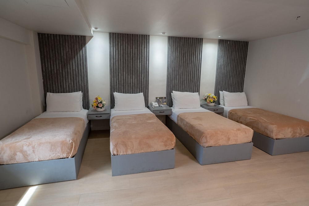 Deluxe Quadruple Room, Multiple Beds - Photo 1