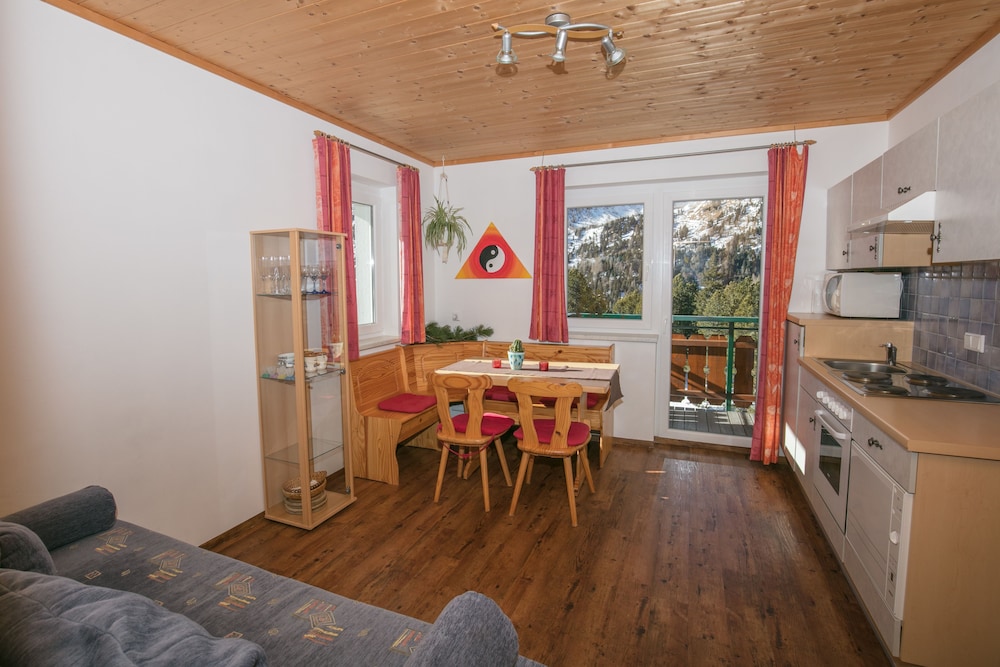 Apartment, Non Smoking (B1) photo 2