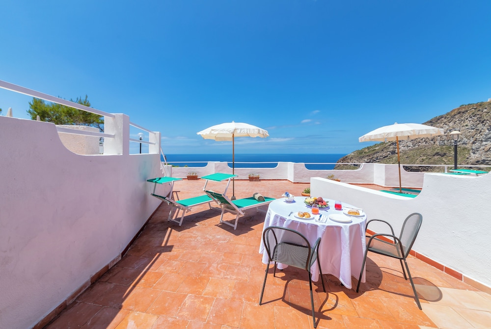 Junior Suite, Terrace, Sea View - Photo 3