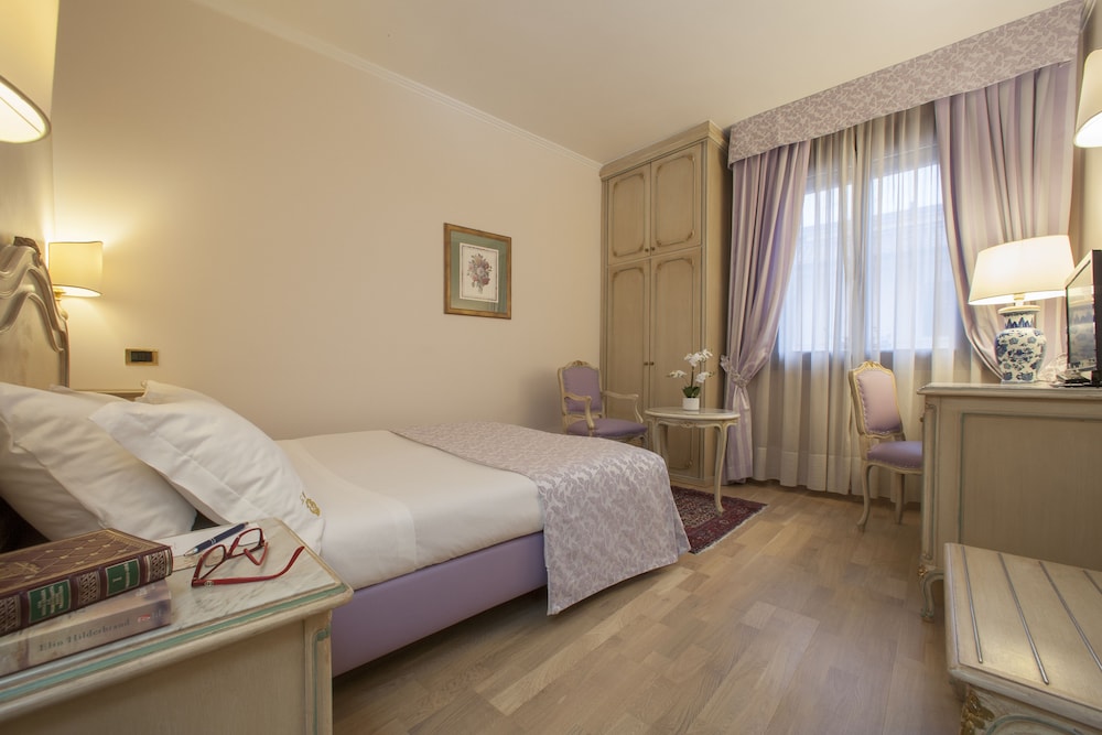 Standard Single Room - Photo 3