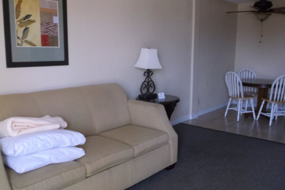 Room, Multiple Beds, Non Smoking (Efficiency) - Photo 8