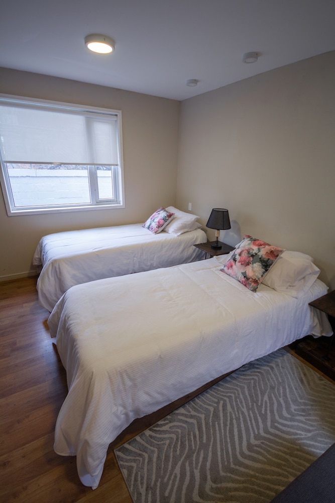 Classic Twin Room, 2 Twin Beds, Private Bathroom, Sea View photo 3