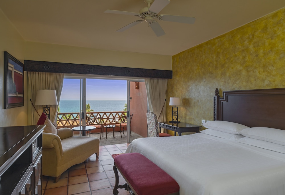 Room, 1 King Bed, Non Smoking, Ocean View (Balcony)