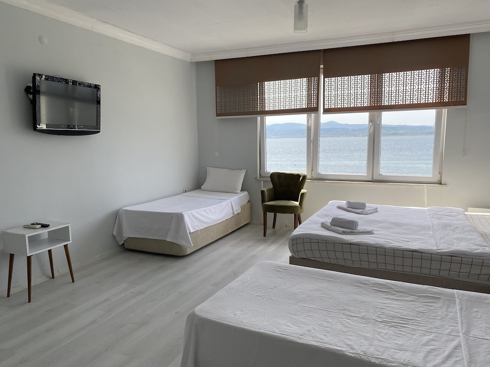 Basic Quadruple Room photo 3