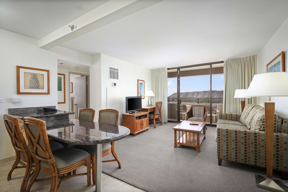 Room, 2 Bedrooms, Partial Ocean View thumbnail 5