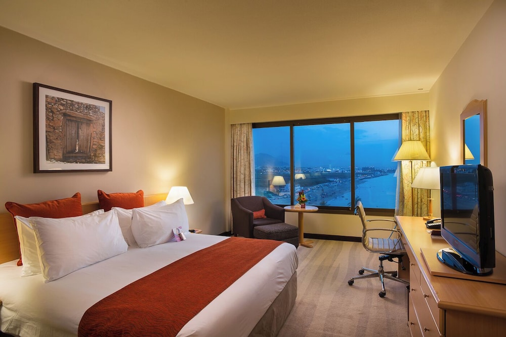 Junior Suite, 1 King Bed, Sea View - Photo 10