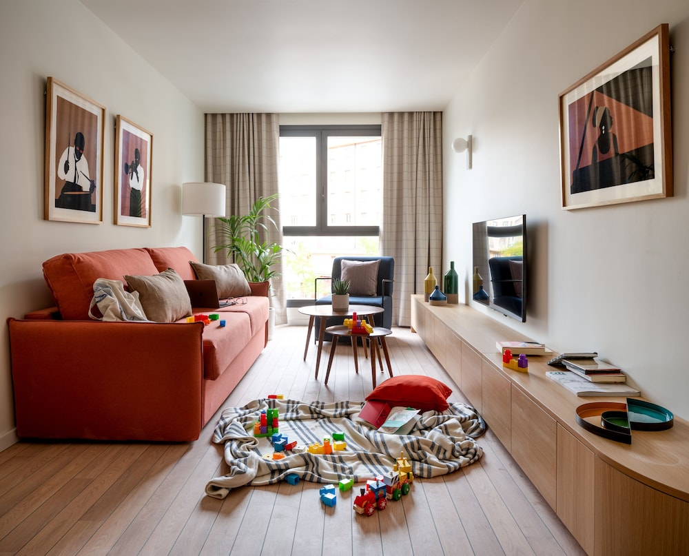 Apartment, 2 Bedrooms - Photo 1