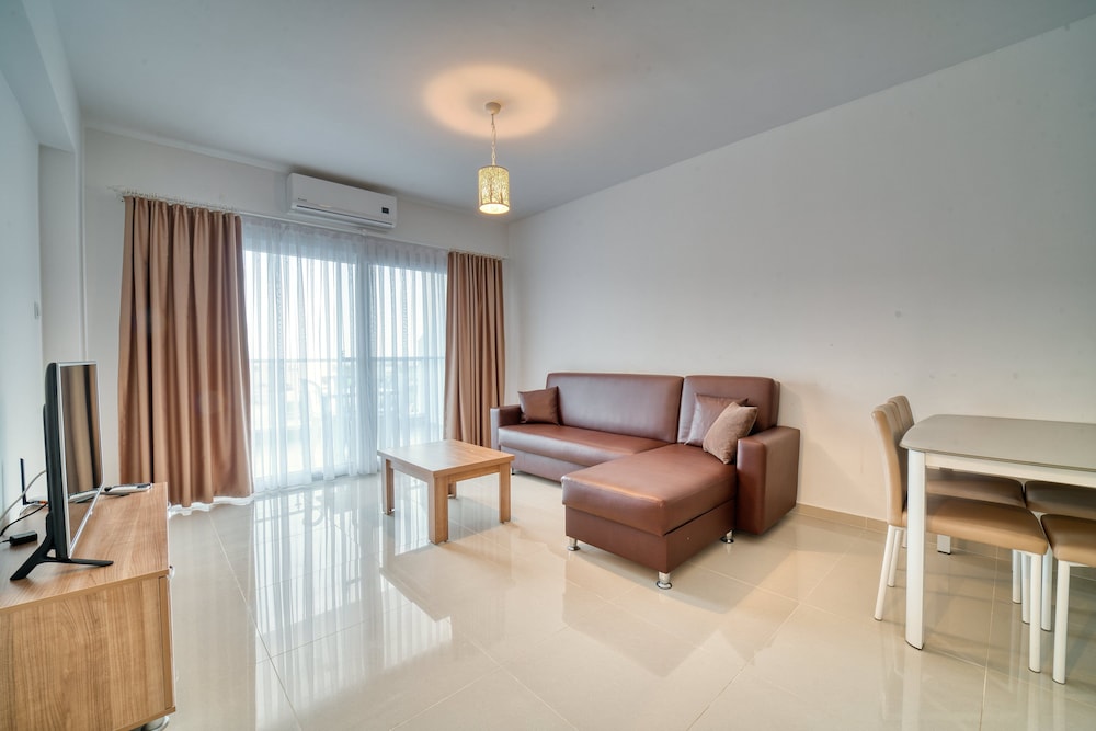 Apartment, 2 Bedrooms - Photo 4