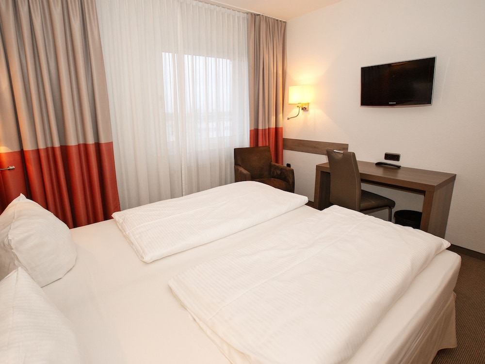 Double or Twin Room photo 3