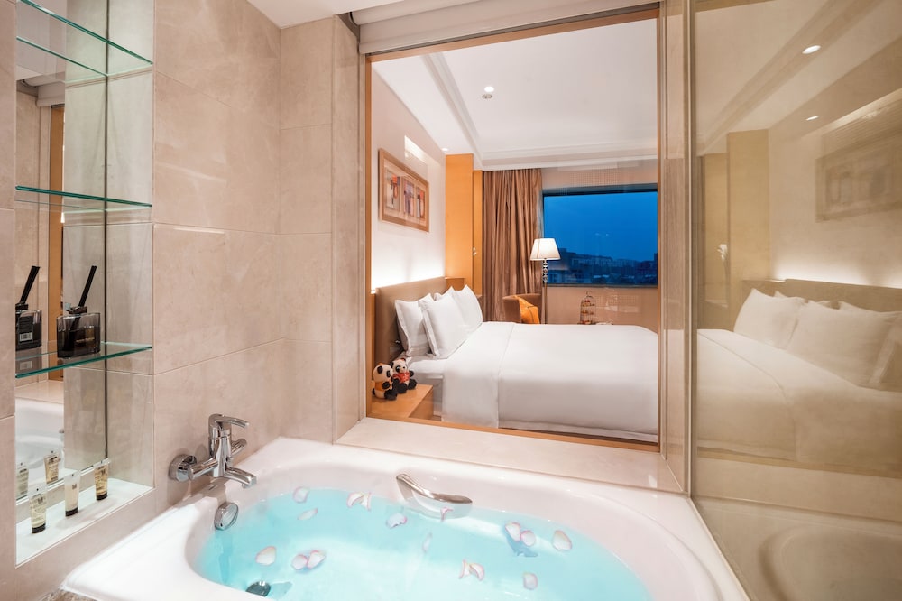 Club Deluxe Room - Photo 4