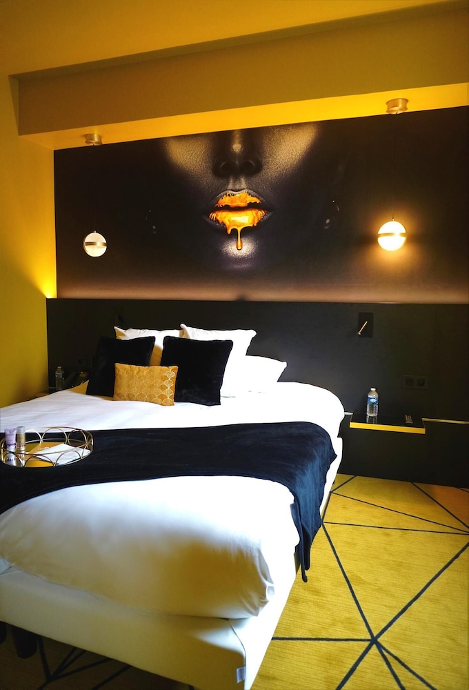 Classic Room, 1 Queen Bed, Non Smoking (Small Room) - Photo 3