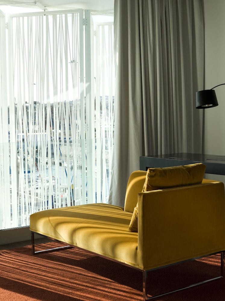 Deluxe Room, Marina View - Photo 10