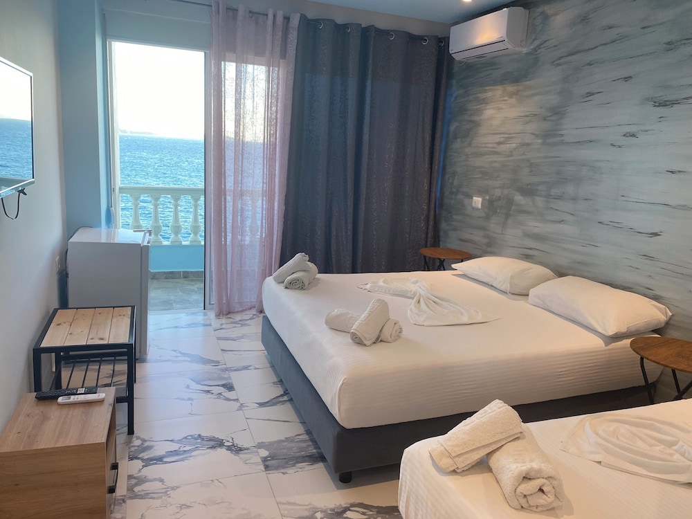 Quadruple Room, Sea View photo 1