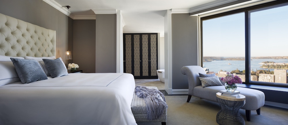 Royal One Bedroom Suite (Non Smoking)