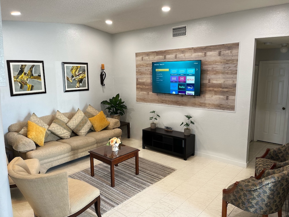 Family House, 3 Bedrooms, Ground Floor photo 1