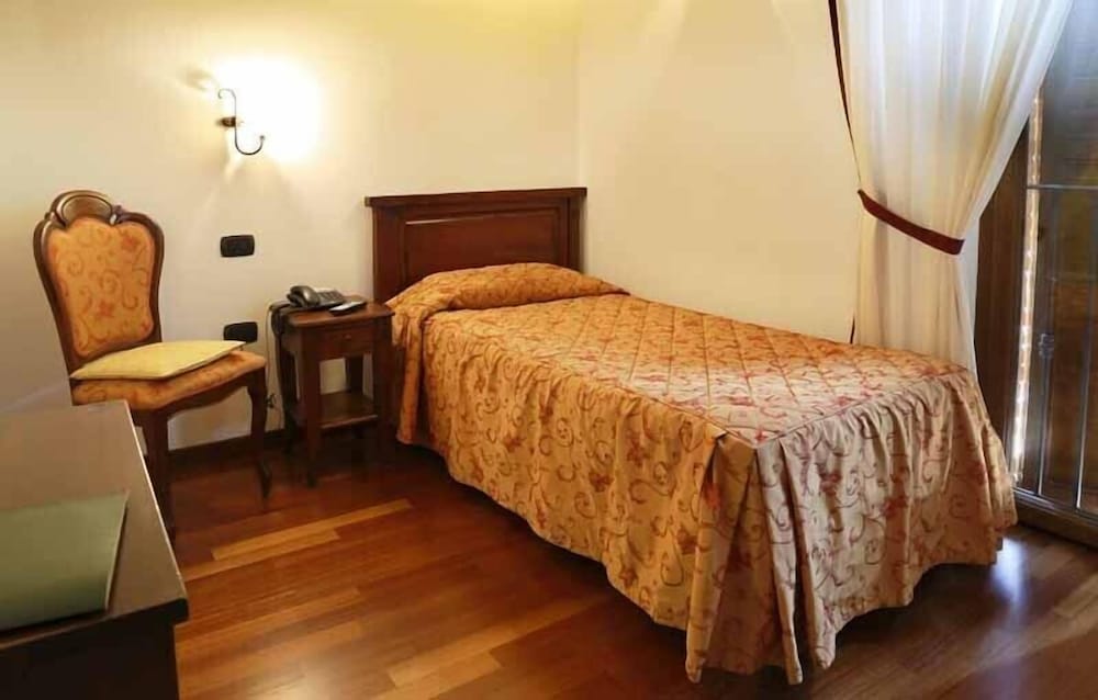 Single Room photo 1