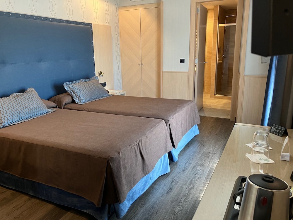 Standard Quadruple Room - Photo 3