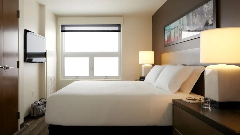 Suite, 1 King Bed, Accessible, Bathtub photo 1