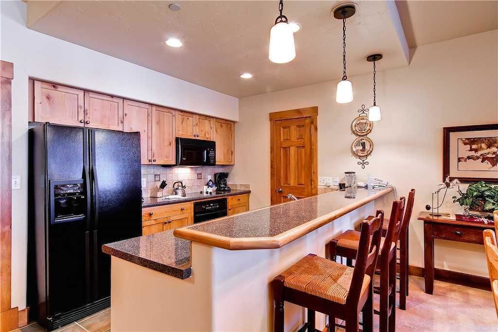 Condo, Multiple Beds (2101 Timberline Lodge, Trappeur's Cro) photo 3