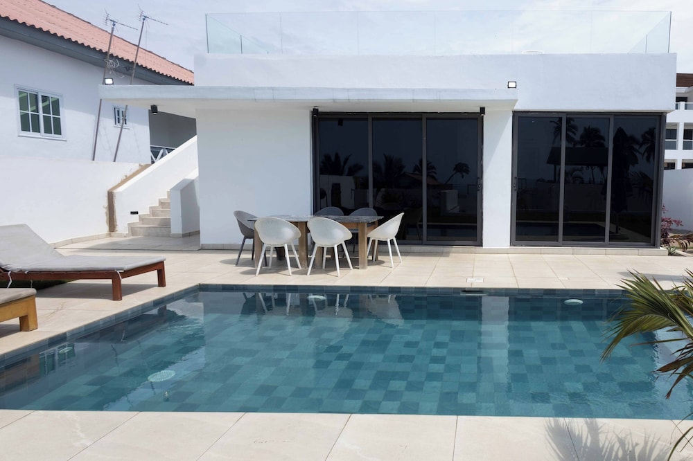 Luxury Villa photo 2