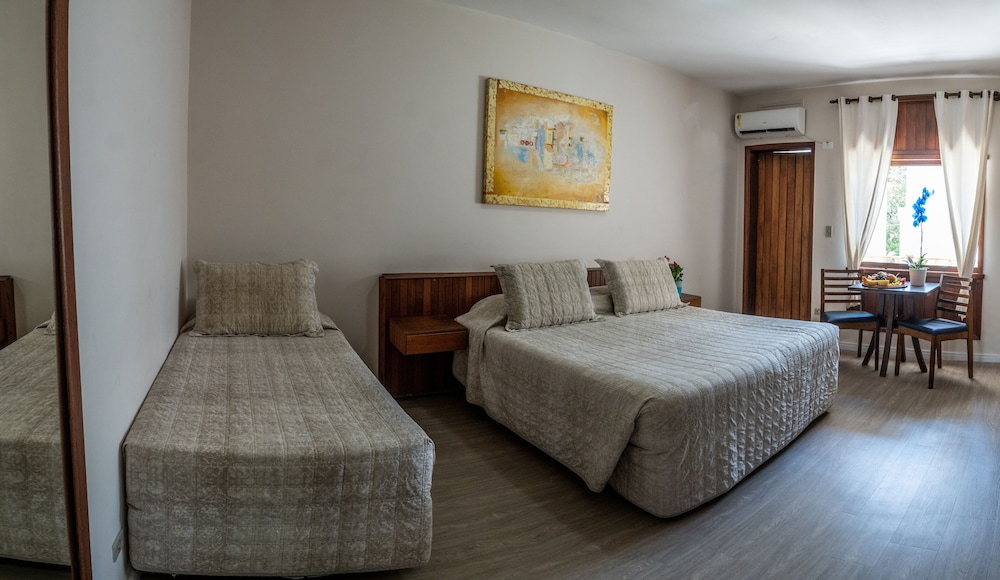 Comfort Room, Balcony