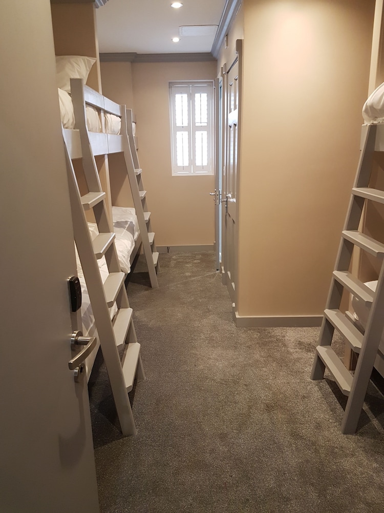 Room, Multiple Beds, Ensuite photo 1