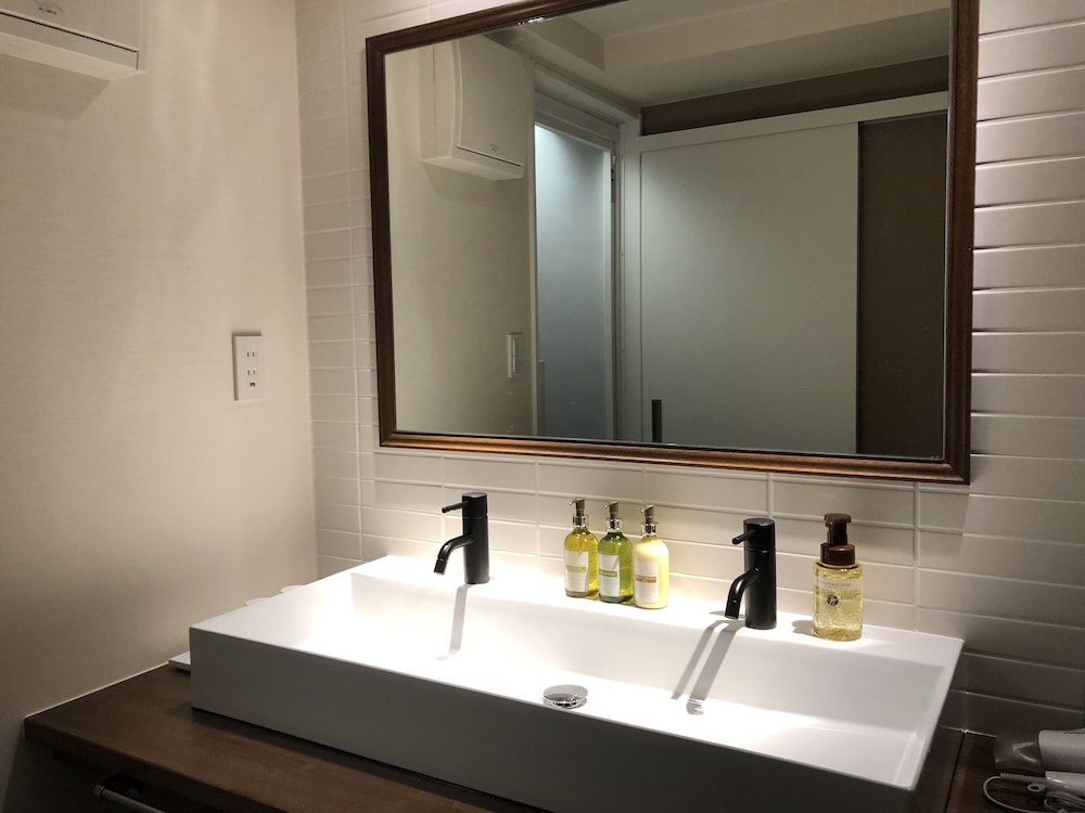 Double Room, with Private Shower - Photo 11