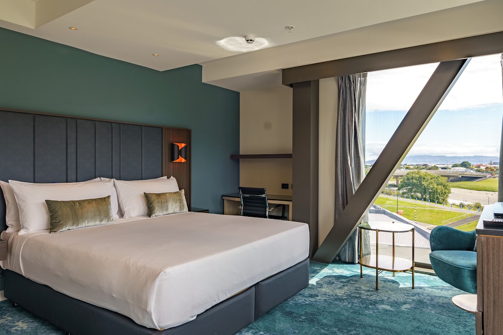 Deluxe Suite, River View - Photo 6
