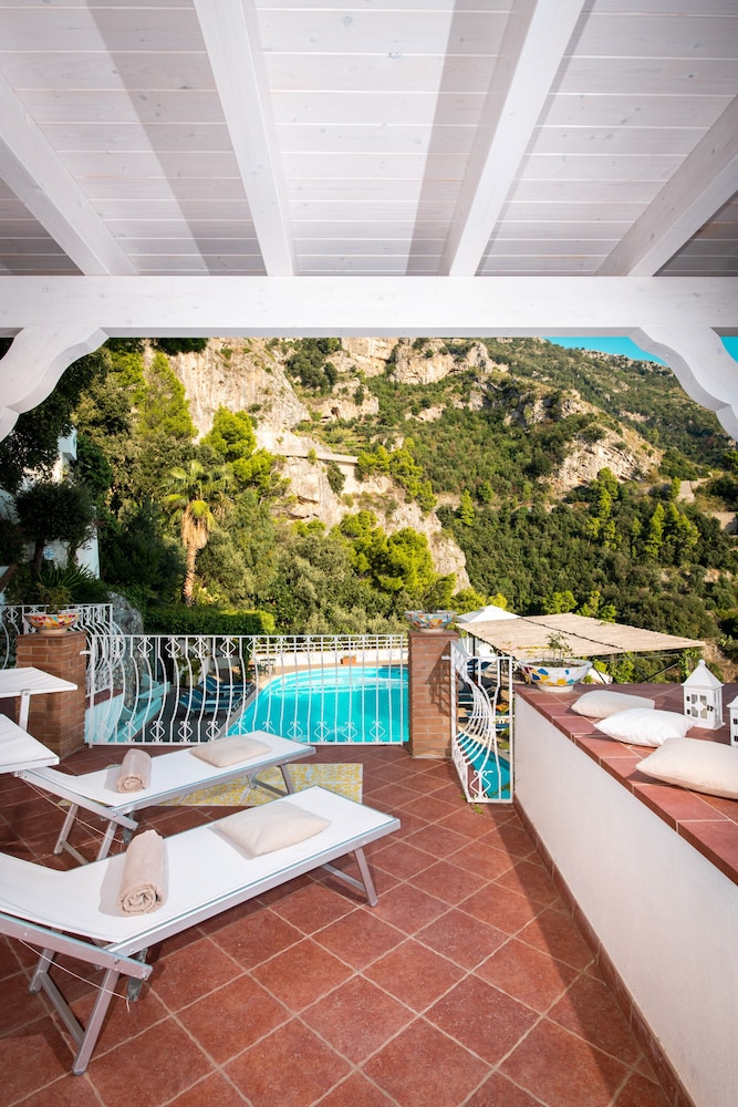 Deluxe Double Room, Balcony, Sea View - Photo 10