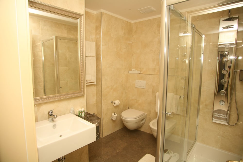 Suite (Loft, beach access included) - Photo 4